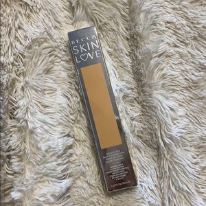 BECCA skin love foundation